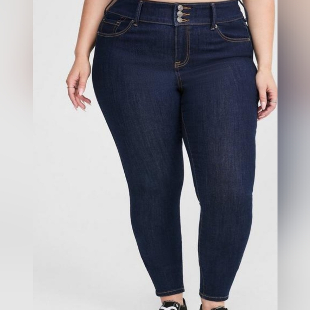NWT Torrid High-Rise Skinny Jean